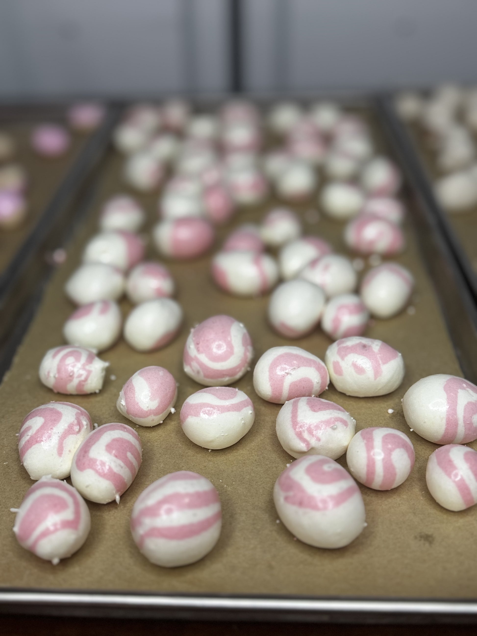 Freeze Dried Candy, displaying candy on tray, salt water taffy, strawberry cheesecake flavour