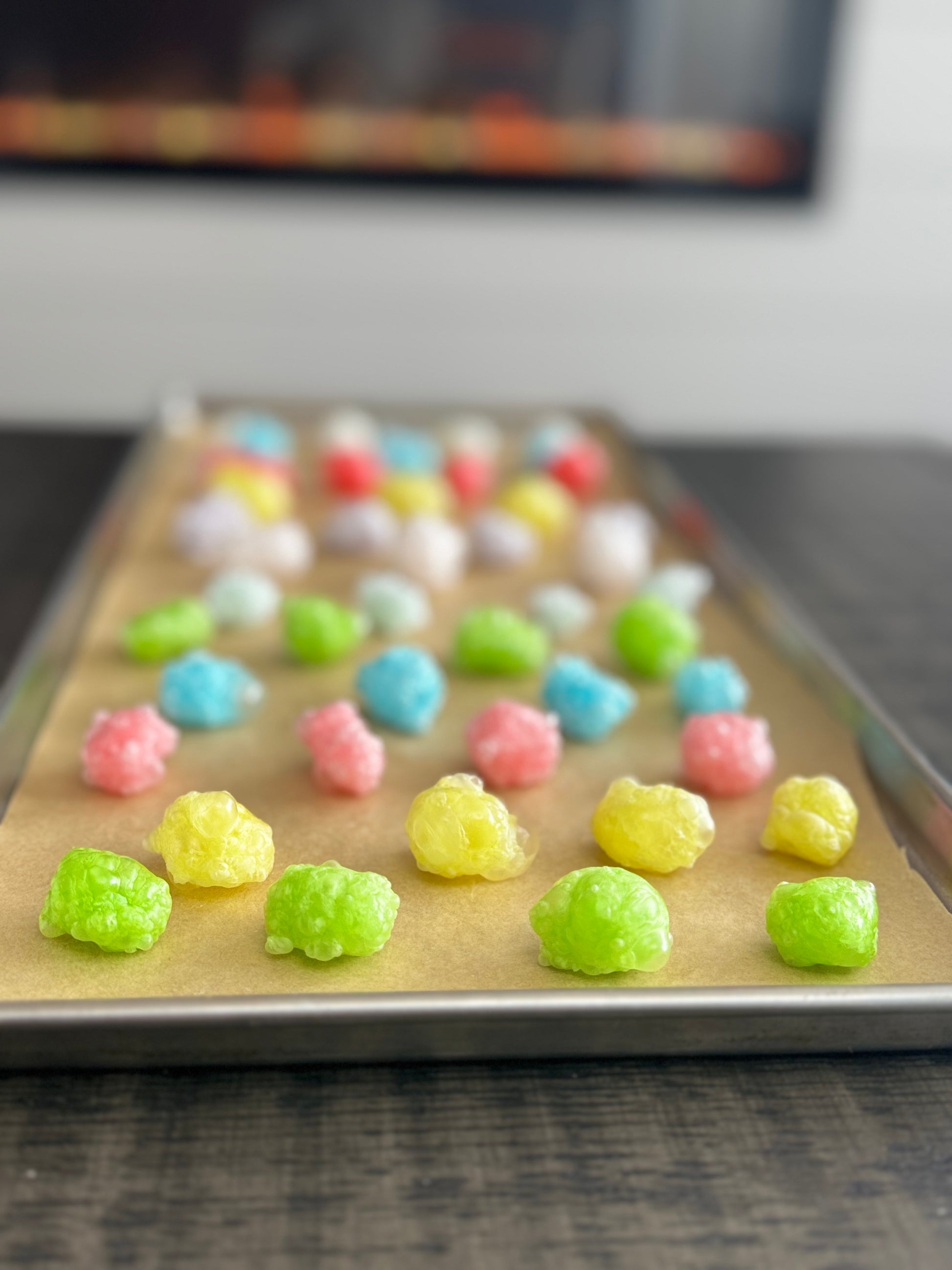 Freeze Dried Candy, displaying candy on tray, gummy bears
